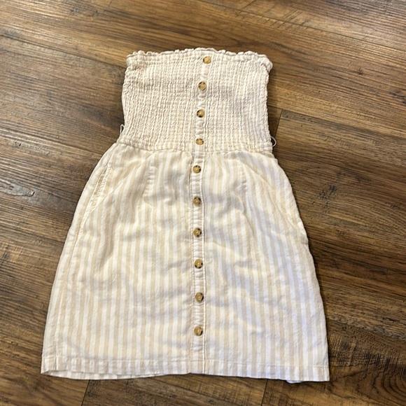 Abercrombie & Fitch Dresses & Skirts - Abercrombie and Fitch Sleeveless Mini Dress